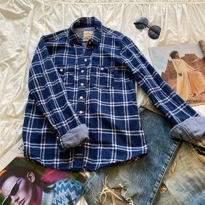 Hollister plaid buttoned down shirt